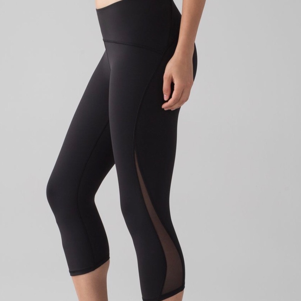 Lulu lemon train time crop